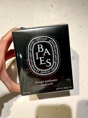 NIB Diptyque Baies (Berries) Bougie Parfumee 10.2 oz Scented Candle 300g